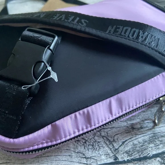 NWT! Steve Madden crossbody sling bag. - Picture 8 of 10